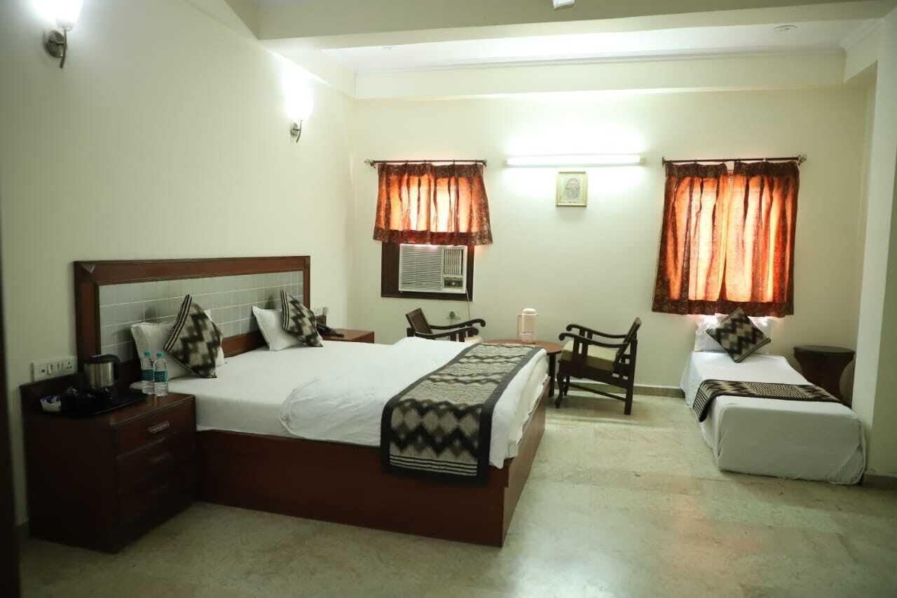 Hotel Ashish Palace Агра Екстериор снимка