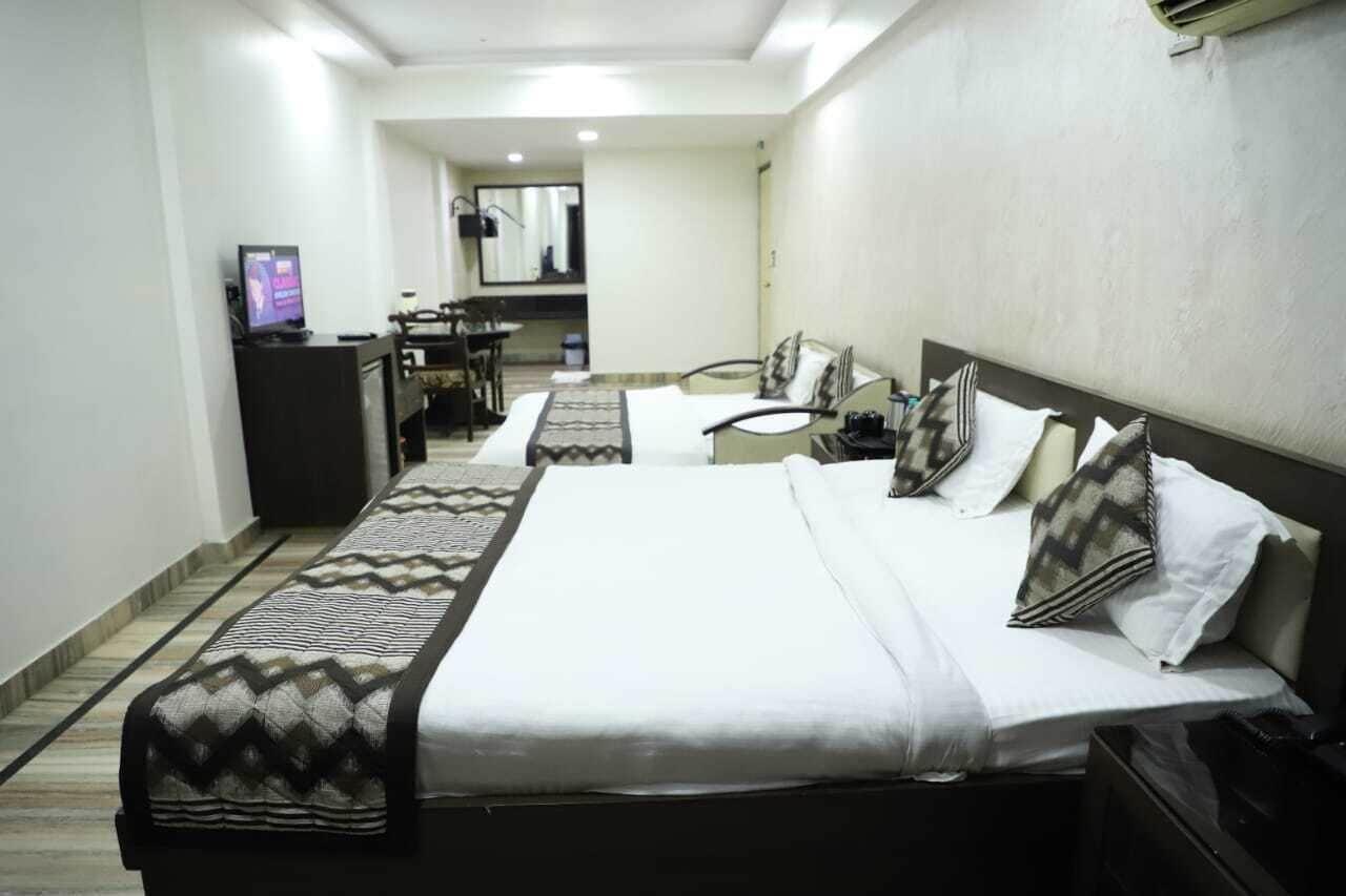 Hotel Ashish Palace Агра Екстериор снимка